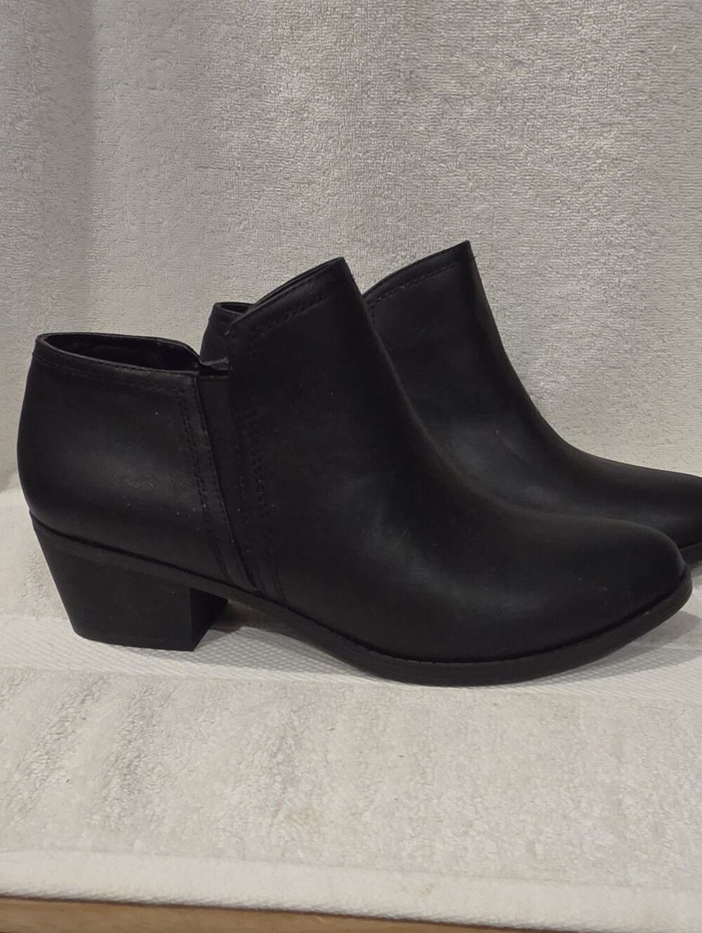 NATURALIZER WONDA2 ANKLE BOOTS